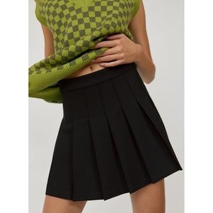 Aritzia Sunday Best Olive Pleated Mini Skirt sz 4